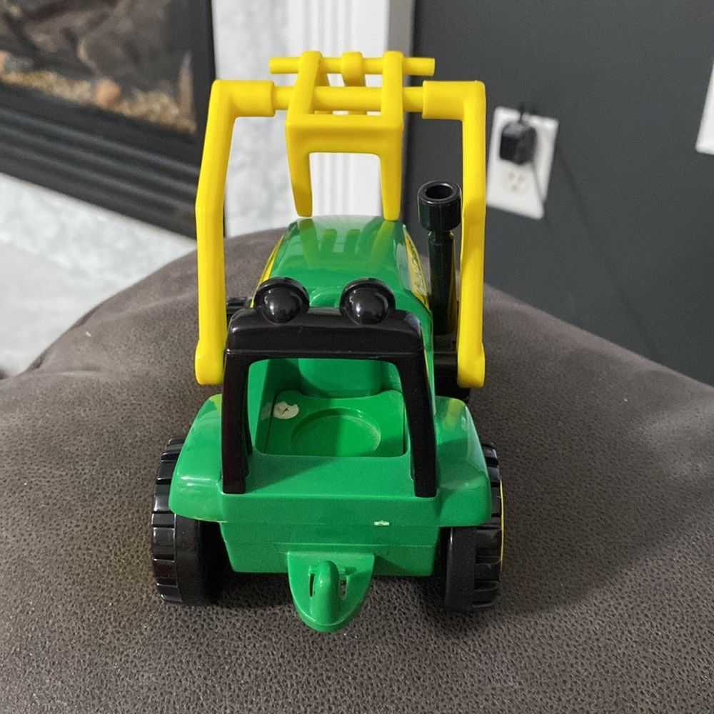 John Deere Hay Tractor Toy Plastic Hobbies Children Kids Play Sandbox - Picture 2 of 6